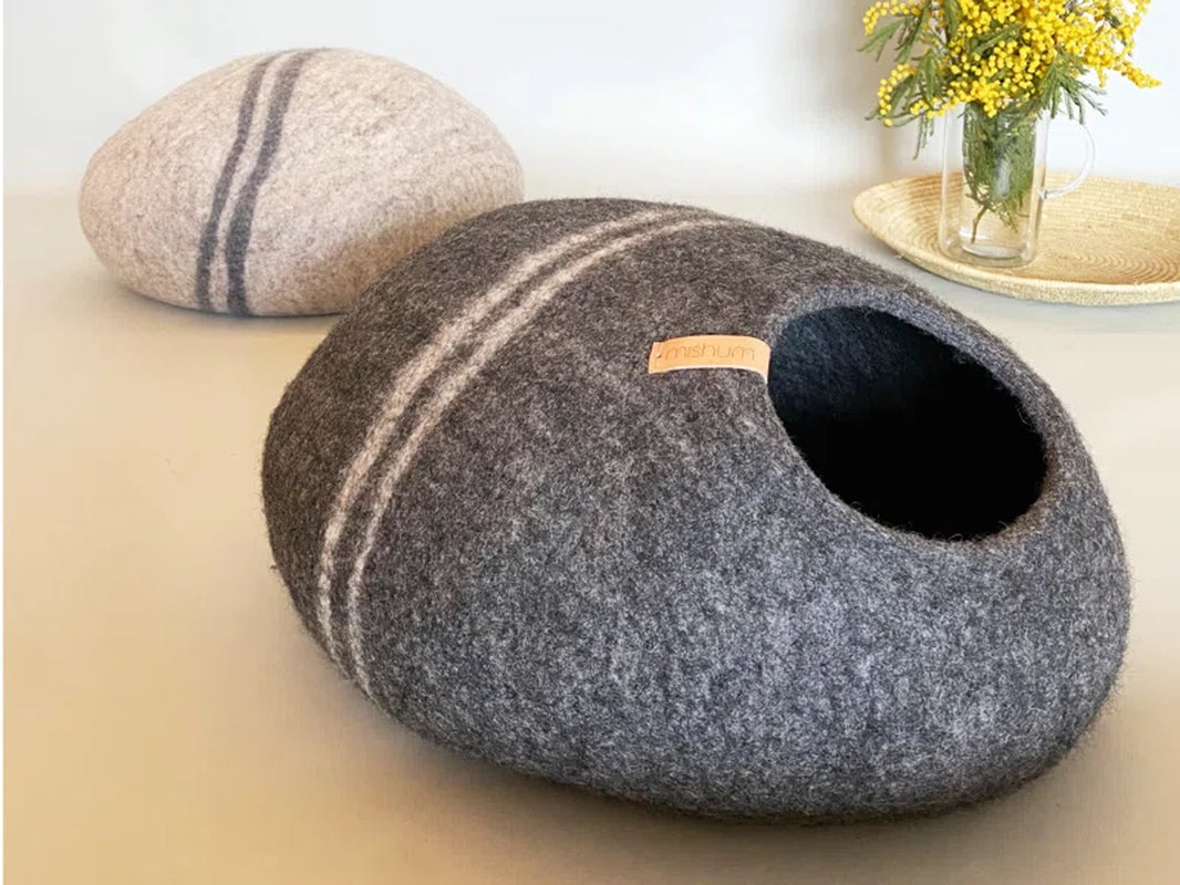 Wool Nest Pet Bed - Cosy Wool Cave by Mishum for your Cat
