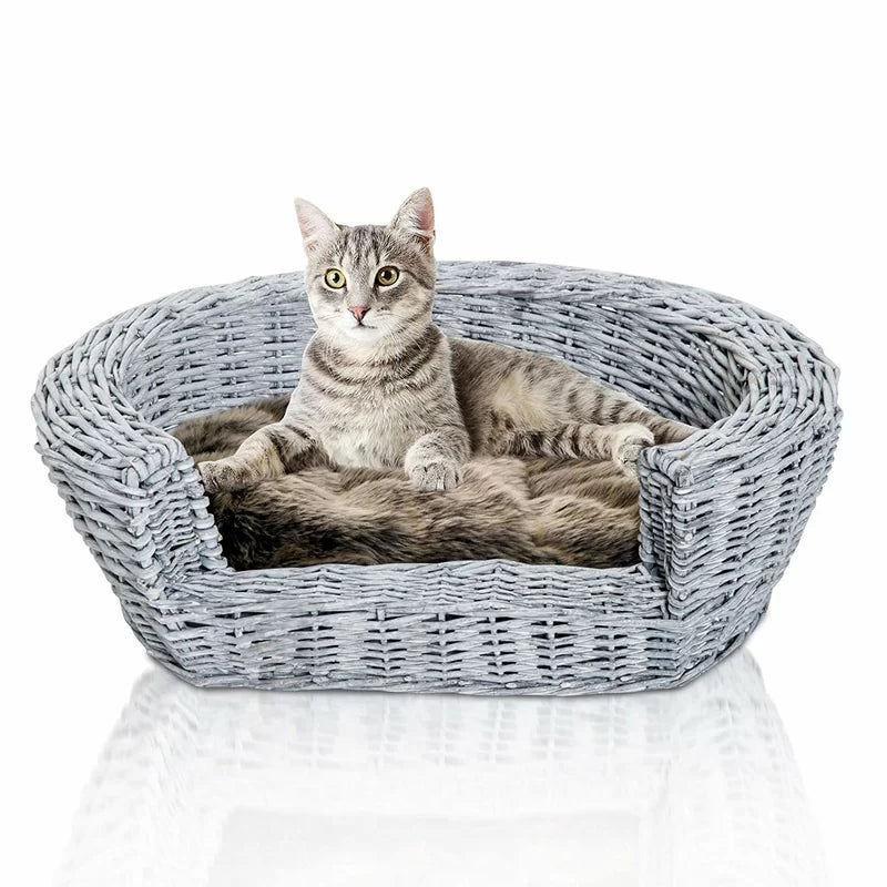 Cat Bed for all Breeds - Vintage-Style Rattan Basket with Plush Faux Fur